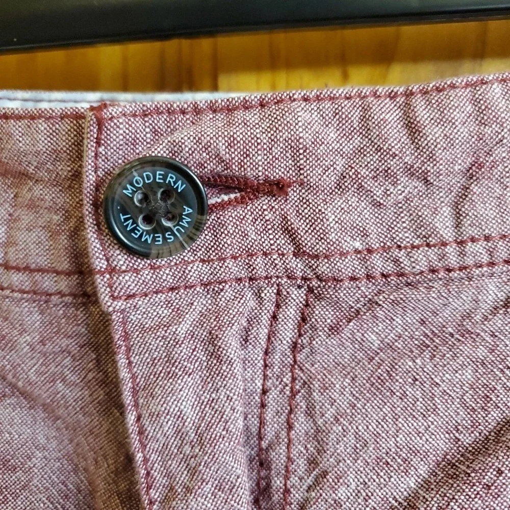 Modern Amusement Men's‎ Cotton Chino Shorts Size 32 Red